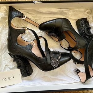 Gucci Queercore Brogue Mary Jane Pumps Black Leather Snake Heel 40